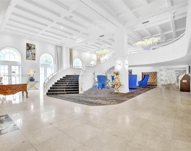 5225 Collins Ave - Photo Thumbnail 43