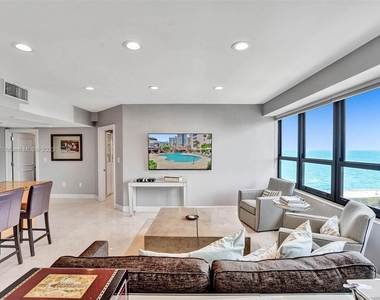 5225 Collins Ave - Photo Thumbnail 1