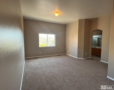 2960 Roxbury Drive - Photo Thumbnail 3