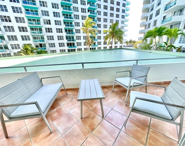 5151 Ne Collins Ave - Photo Thumbnail 0