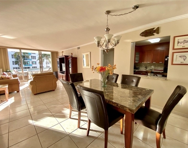 5151 Ne Collins Ave - Photo Thumbnail 4