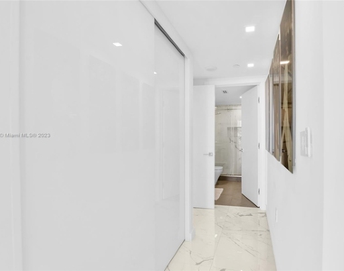 17375 Collins Ave - Photo Thumbnail 58