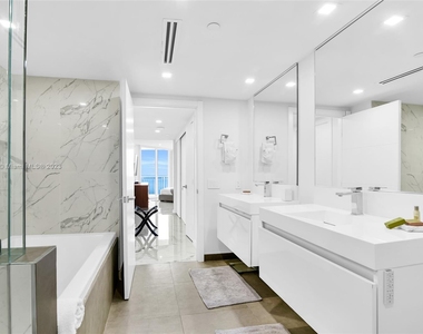 17375 Collins Ave - Photo Thumbnail 48