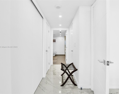 17375 Collins Ave - Photo Thumbnail 44