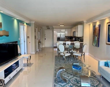 3140 S Ocean Dr - Photo Thumbnail 16