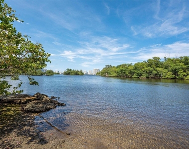 16385 Biscayne Blvd - Photo Thumbnail 48