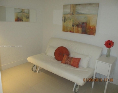 19370 Collins Ave - Photo Thumbnail 5