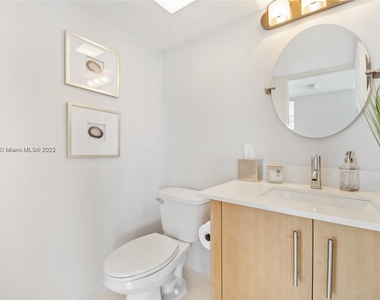 10275 Collins Ave - Photo Thumbnail 6