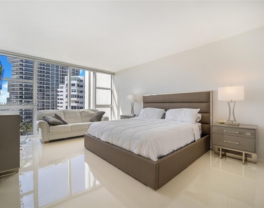 10275 Collins Ave - Photo Thumbnail 8