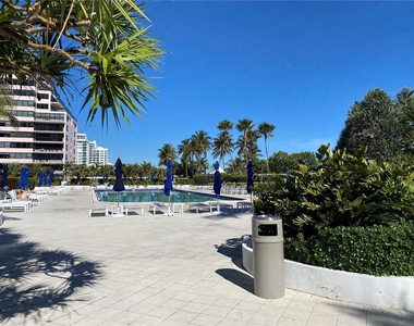 5161 Collins Ave - Photo Thumbnail 20