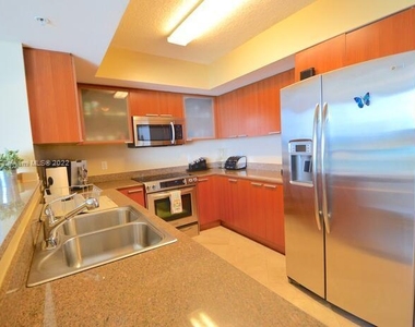 16699 Collins Ave - Photo Thumbnail 6