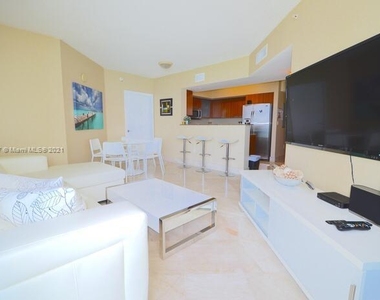 16699 Collins Ave - Photo Thumbnail 10