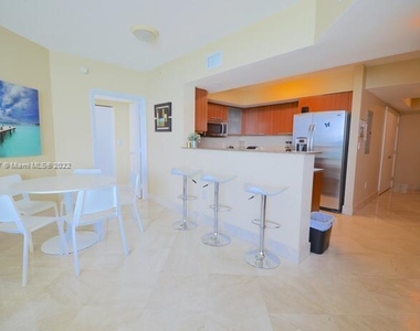 16699 Collins Ave - Photo Thumbnail 9