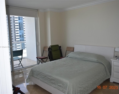 6365 Collins Ave - Photo Thumbnail 5