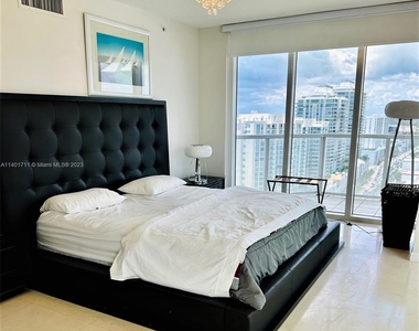 16699 Collins Ave - Photo Thumbnail 10