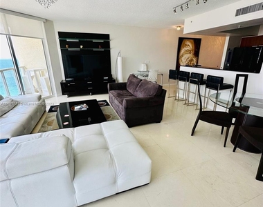 16699 Collins Ave - Photo Thumbnail 3