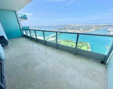 900 Biscayne Blvd - Photo Thumbnail 2