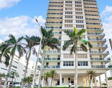 3725 S Ocean Dr - Photo Thumbnail 2