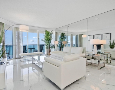 17375 Collins Ave - Photo Thumbnail 11