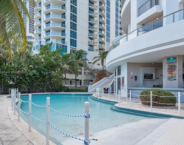 17375 Collins Ave - Photo Thumbnail 45