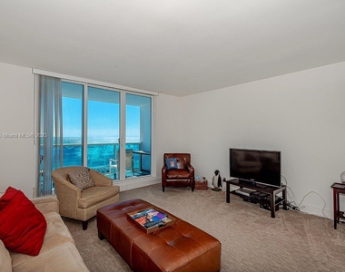 2301 Collins Ave - Photo Thumbnail 0