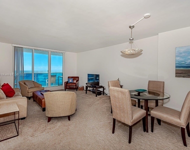 2301 Collins Ave - Photo Thumbnail 4