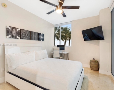 3801 Collins Ave - Photo Thumbnail 15