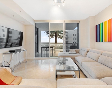 3801 Collins Ave - Photo Thumbnail 3