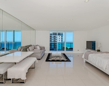 2301 Collins Ave - Photo Thumbnail 1