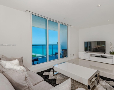 2301 Collins Ave - Photo Thumbnail 3