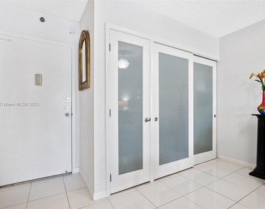 9511 Collins Ave - Photo Thumbnail 3