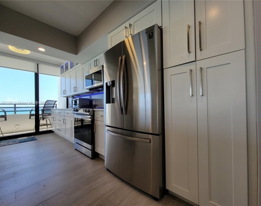 3505 S Ocean Dr - Photo Thumbnail 4