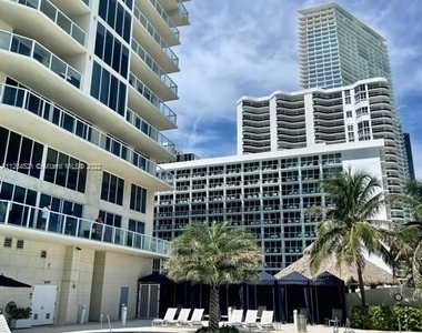 16699 Collins Ave - Photo Thumbnail 40