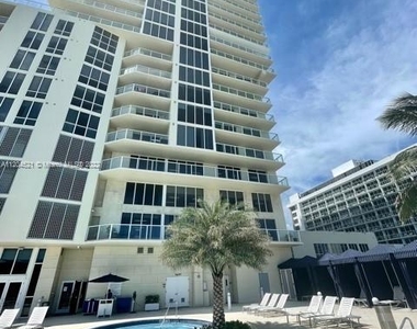 16699 Collins Ave - Photo Thumbnail 39