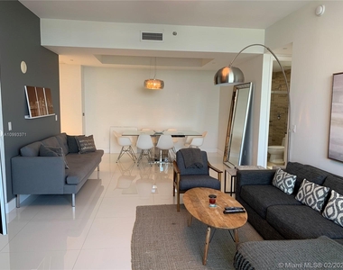 16001 Collins Ave - Photo Thumbnail 5