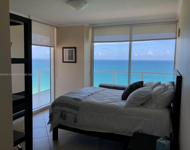 16699 Collins Ave - Photo Thumbnail 3