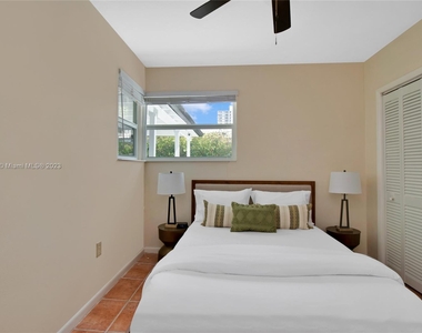 7517 Hispanola Ave - Photo Thumbnail 24