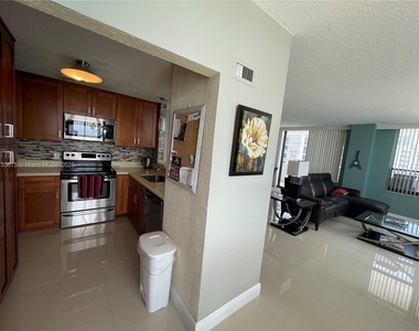 3505 S Ocean Dr - Photo Thumbnail 1