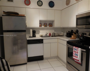 5161 Collins Ave - Photo Thumbnail 27