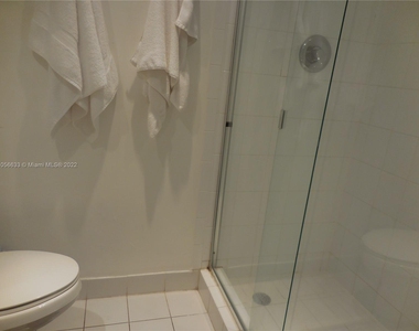 5161 Collins Ave - Photo Thumbnail 17