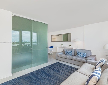 2301 Collins Ave - Photo Thumbnail 13