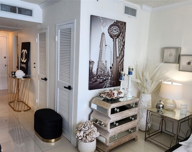 2501 S Ocean Dr - Photo Thumbnail 11