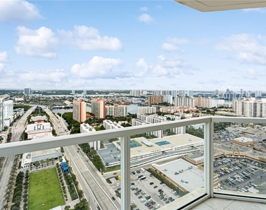 16699 Collins Ave - Photo Thumbnail 2