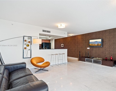 16699 Collins Ave - Photo Thumbnail 5