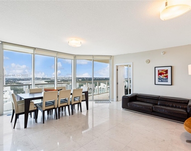 16699 Collins Ave - Photo Thumbnail 7