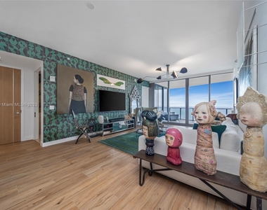 15701 Collins Ave - Photo Thumbnail 1