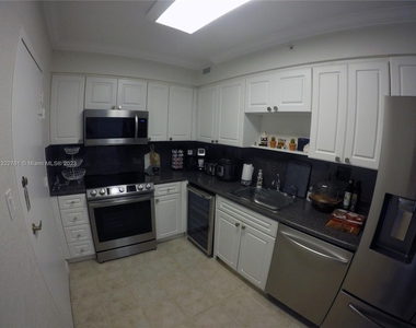 2501 S Ocean Dr - Photo Thumbnail 15