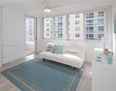 5005 Collins Ave - Photo Thumbnail 8