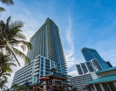 16699 Collins Ave - Photo Thumbnail 32