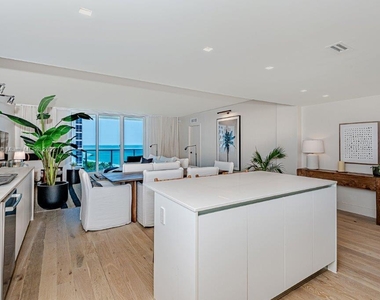 2301 Collins Ave - Photo Thumbnail 9